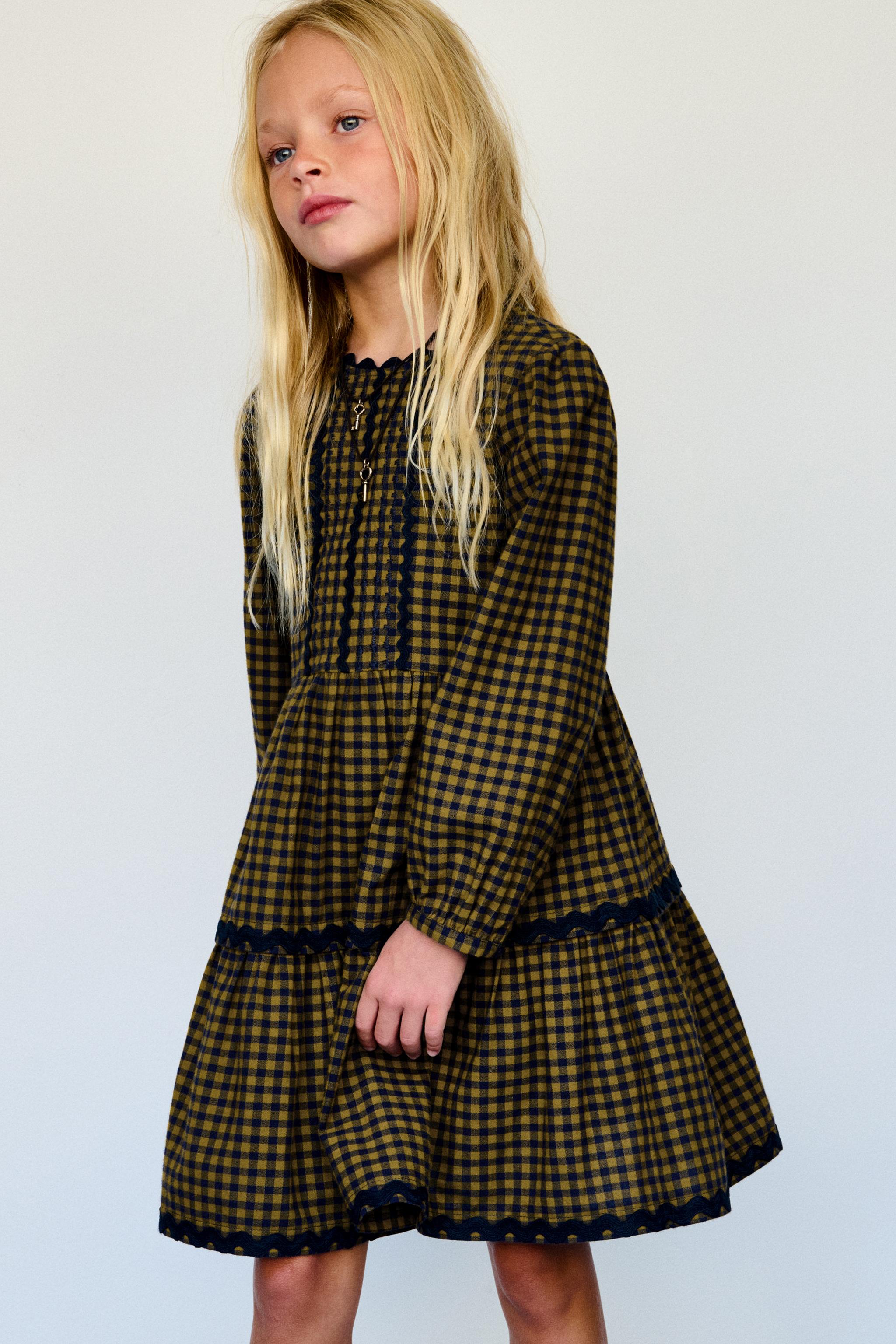 ROBE À CARREAUX ET ONDULINE